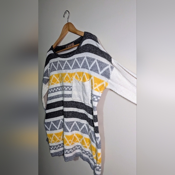Gray and Yellow Patterned Sweater E2 clothing Medium - Picture 4 of 6